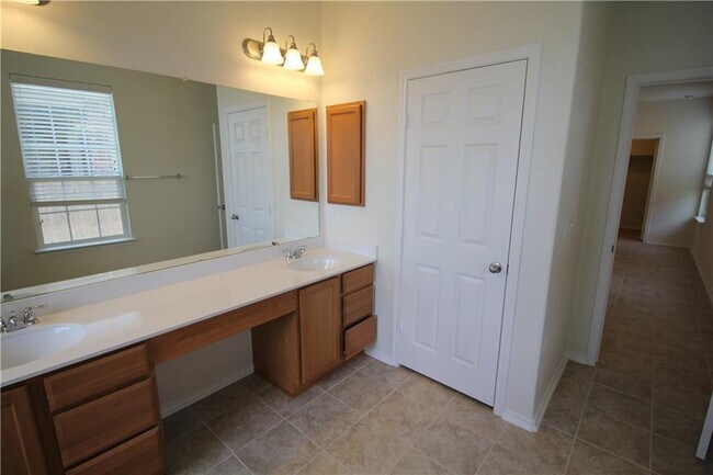 Building Photo - 7200 Altidore Dr