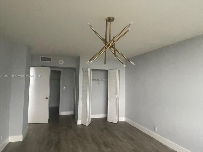 Building Photo - 780 NE 69th St