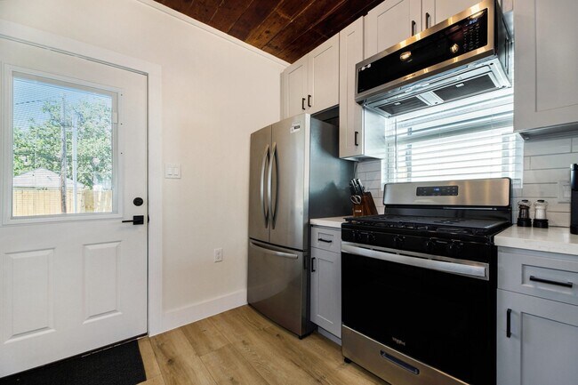 Building Photo - 1214 53rd St