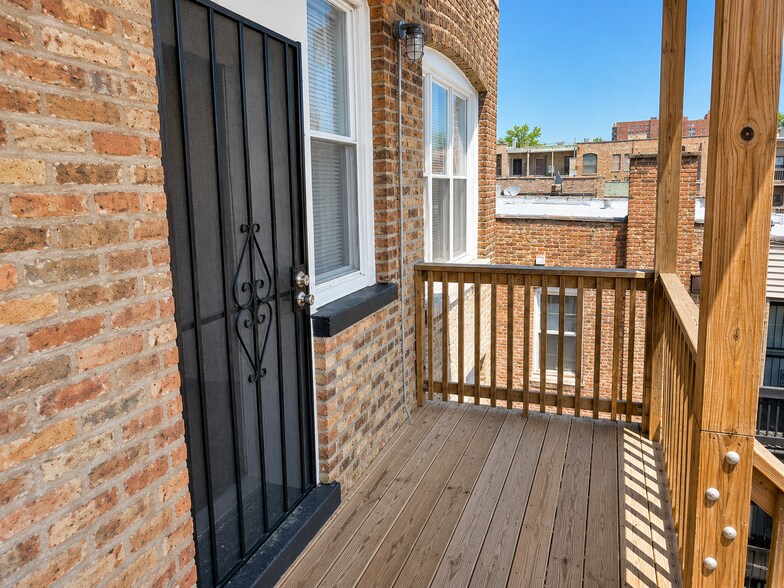 Building Photo - 6233 S Langley Ave