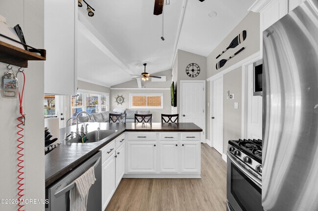 Building Photo - 804 Harbor Rd