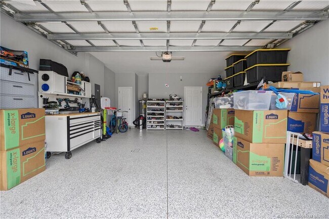 Building Photo - 1813 NW Cataluna Cir
