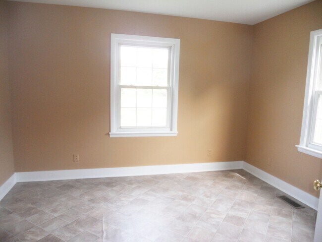 Building Photo - 118 Golf Club Ln