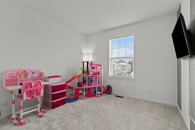 Building Photo - 30W158 Wheeler Cir