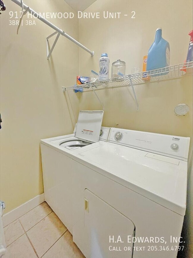 Building Photo - 917 Homewood Dr