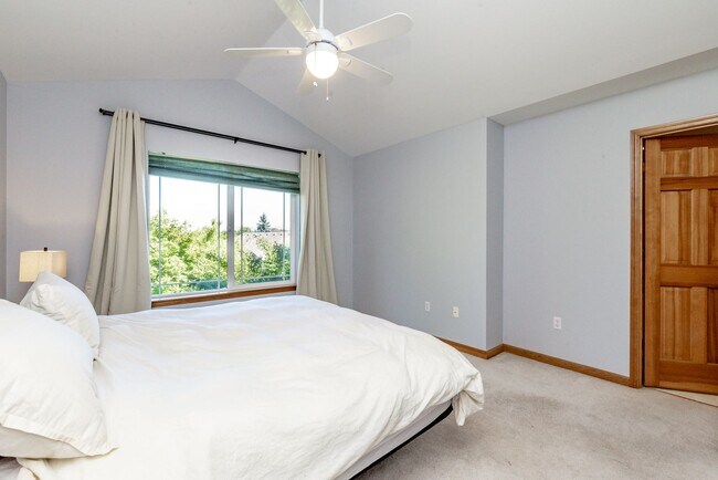 Building Photo - 2709 17th Ave Ct SW