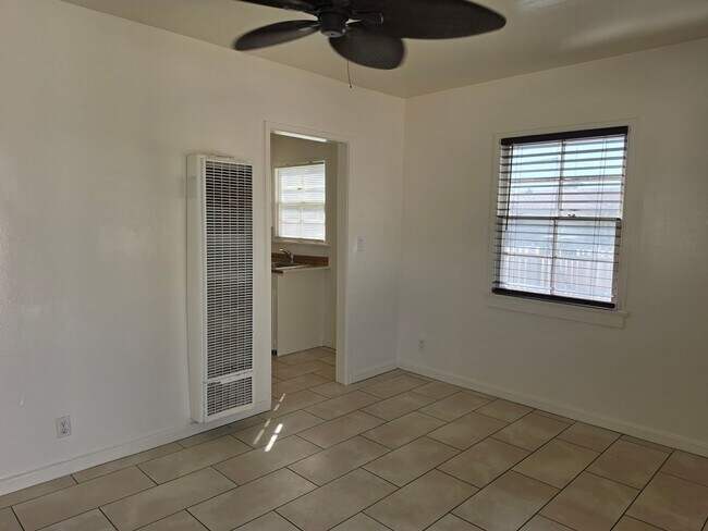 Building Photo - 1+ 1 Bed 1 Bath Cottage in San Jacinto $1425.00