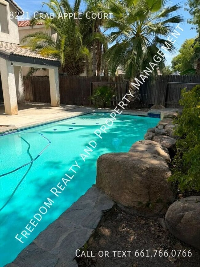 Building Photo - 8221 Crab Apple Ct