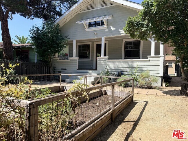 Building Photo - 1351 N McCadden Pl