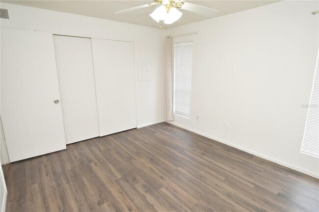 Building Photo - 8742 Mallard Reserve Dr
