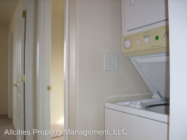 Building Photo - 615-615 Valley Heart Ln