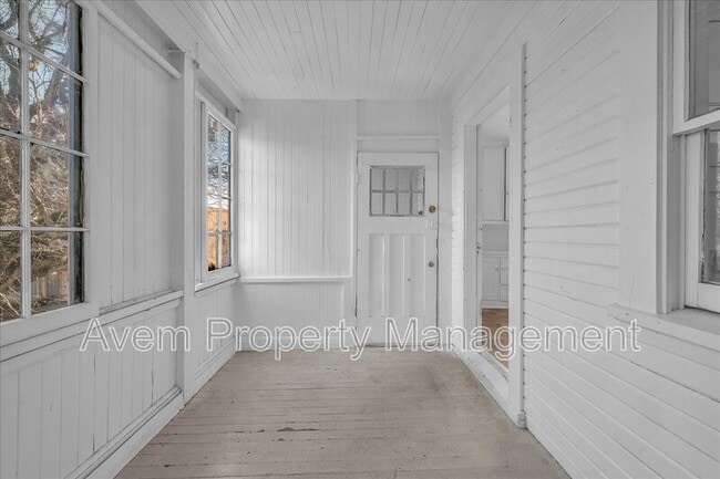 Building Photo - 3028 N Williams Ave