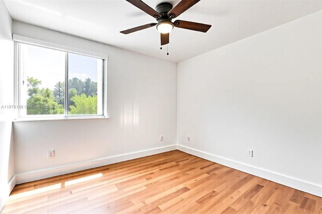 Building Photo - 15751 Woodgate Pl