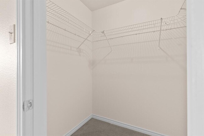 Building Photo - 2630 Gwendolyn Ln