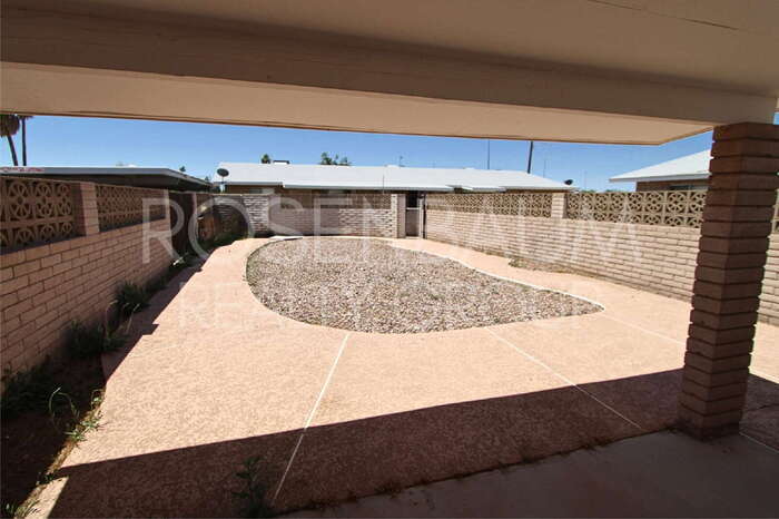 Building Photo - 1014 N Pueblo Dr