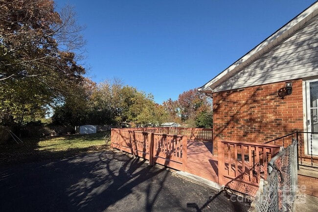 Building Photo - 6126 Cherrycrest Ln