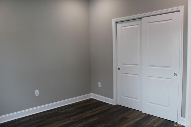 Building Photo - 147 Clinton St