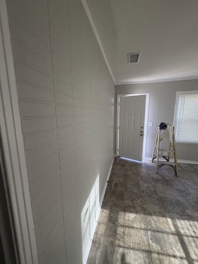 Building Photo - 5408 Como Dr