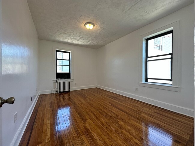 Building Photo - 24 Rock St