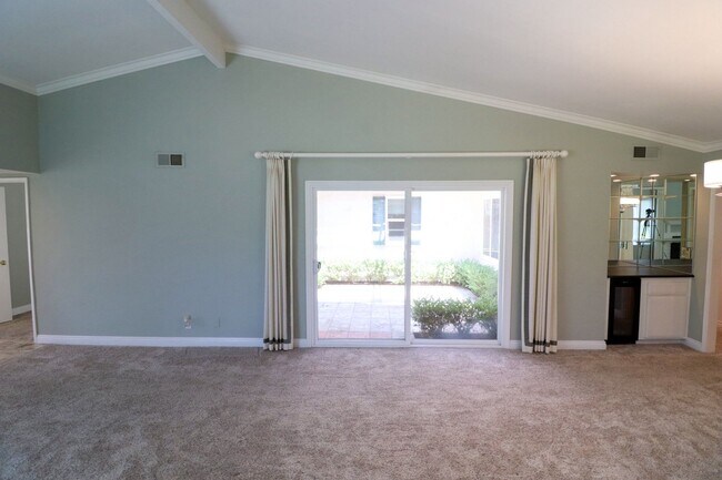 Building Photo - 1050 Pacifica Dr