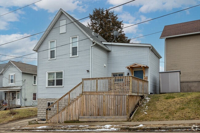Building Photo - 778 W 8th St