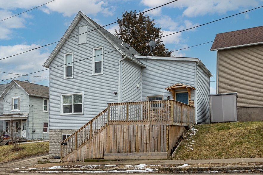 Primary Photo - 778 W 8th St