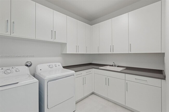 Building Photo - 13075 Feathering Wy