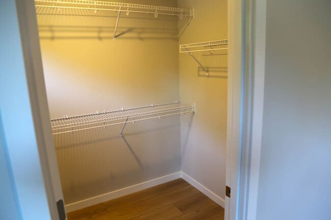 Building Photo - New 3 bed 2.5 Bath Townhome Ready for You!