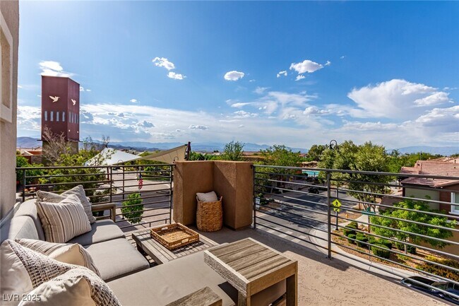 Building Photo - 3165 Via Como