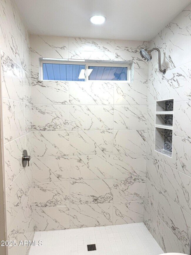 Building Photo - 14801 N Agua Fria Dr