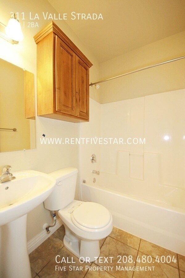 Building Photo - 311 La Valle Strada