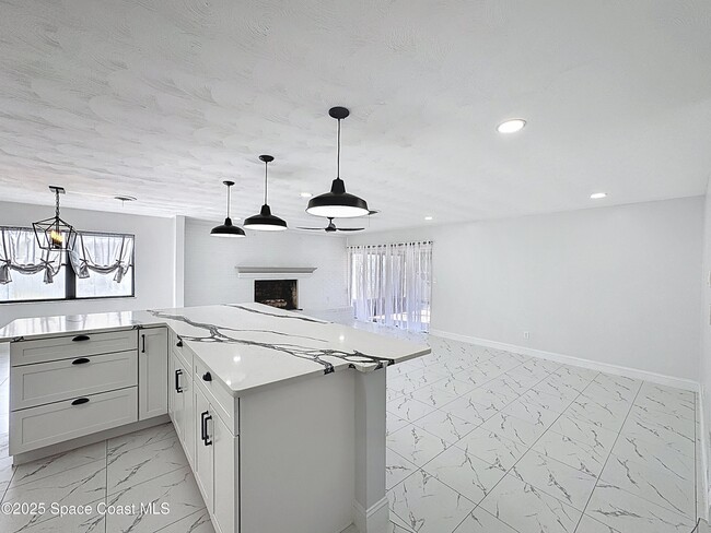 Building Photo - 205 Bimini Dr