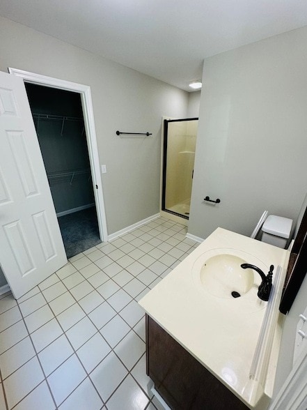 Building Photo - 449 Sanders Ln