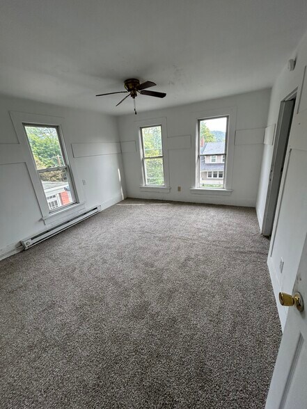 Bedroom 4 - 31 N Fairview St