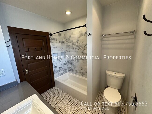Building Photo - 915 NE 80th Ave