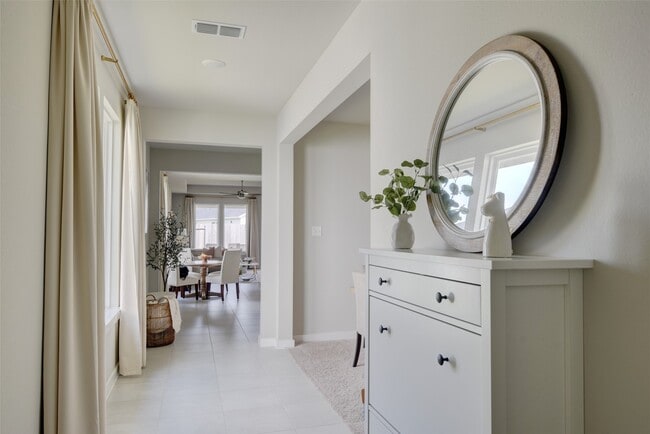 Building Photo - 7215 Clearwater Cv Dr