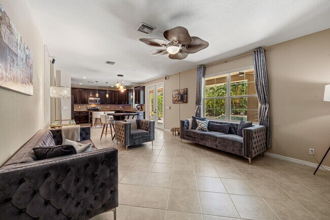 Building Photo - 10652 Ivanhoe Ln