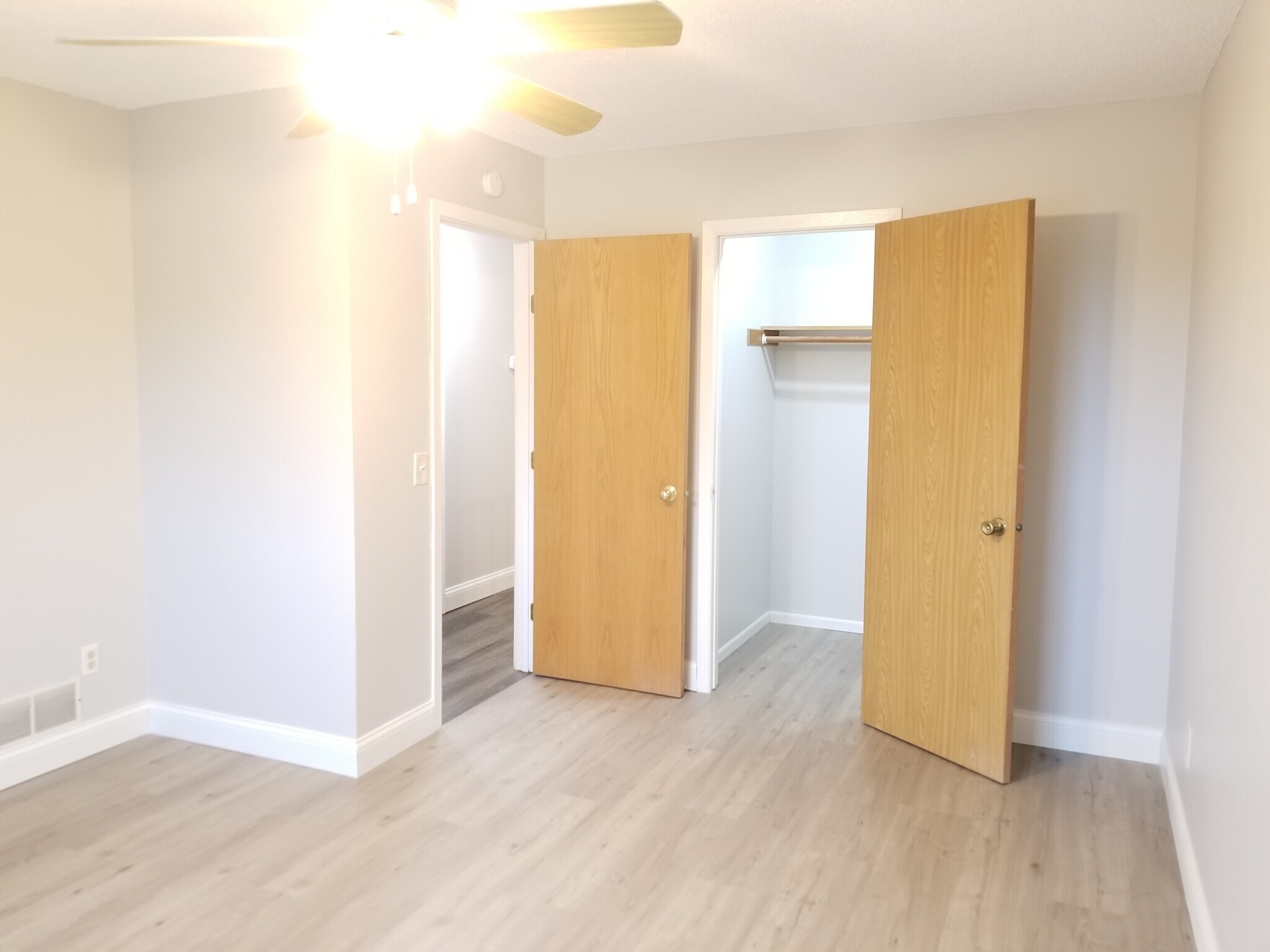 Building Photo - 220 Leighton Dr