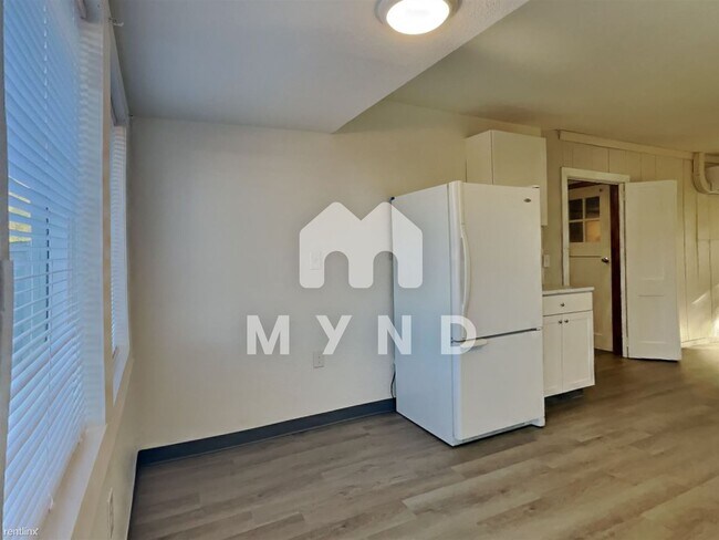 Building Photo - 2 br, 1 bath House - 7203 SE Harmony Dr