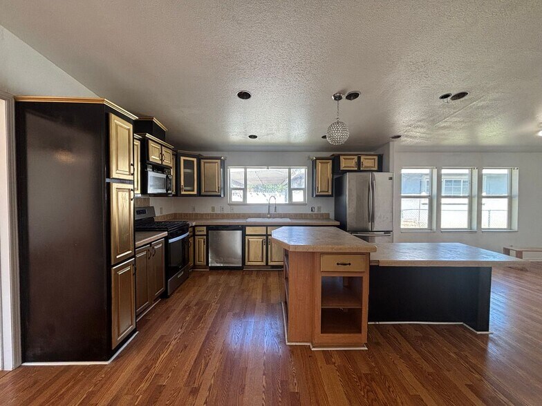 Building Photo - 1225 N Alessandro