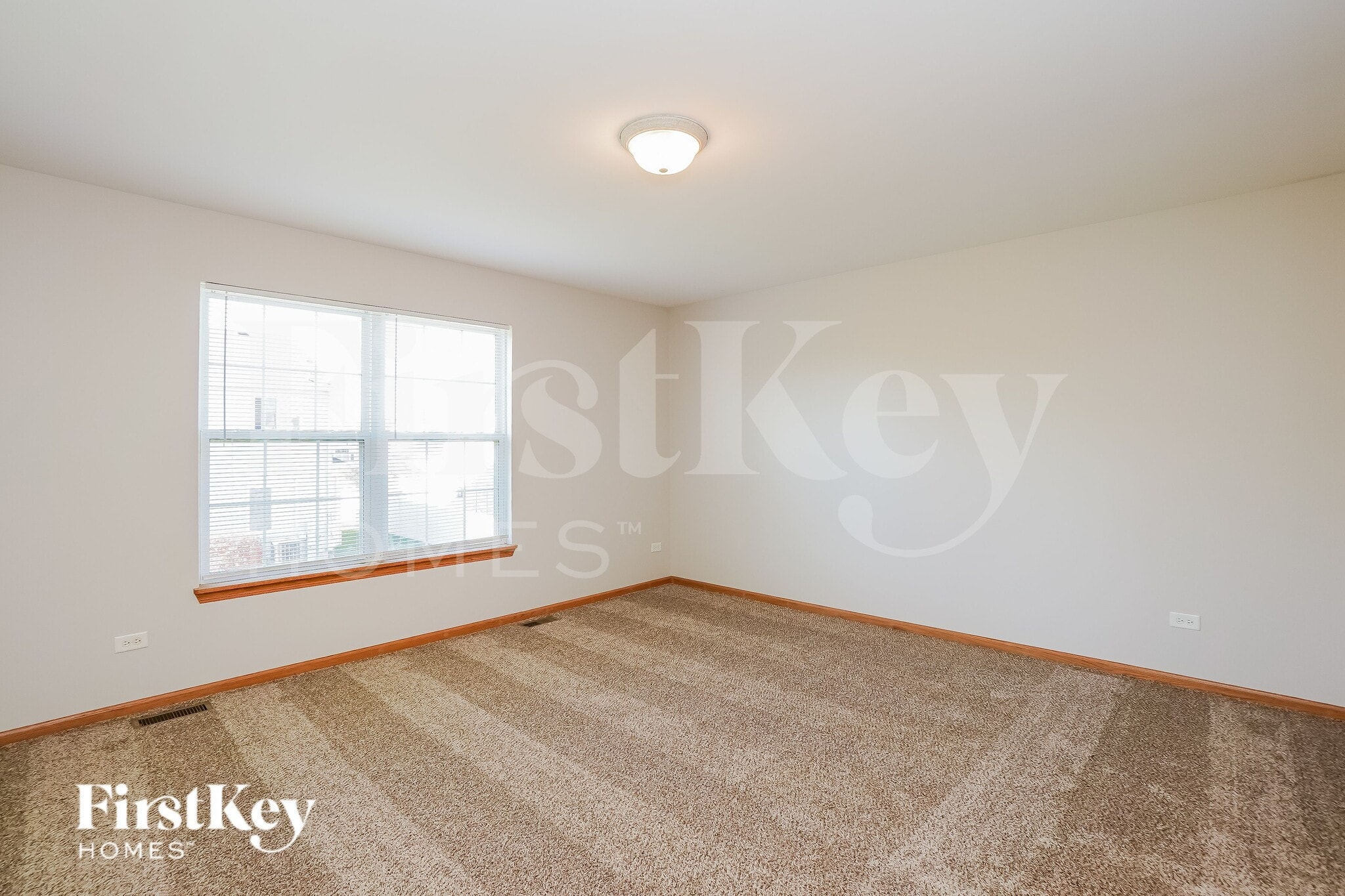 Building Photo - 16460 Kingsbrook Dr