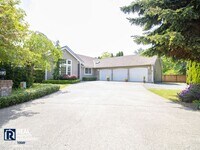 Building Photo - Beautiful 4BR Home Near Orting with Large Yard, Oversized Garage & A/C