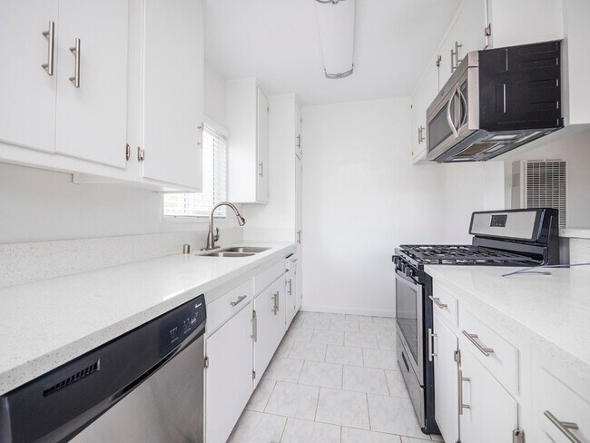 Building Photo - 1848 12th St