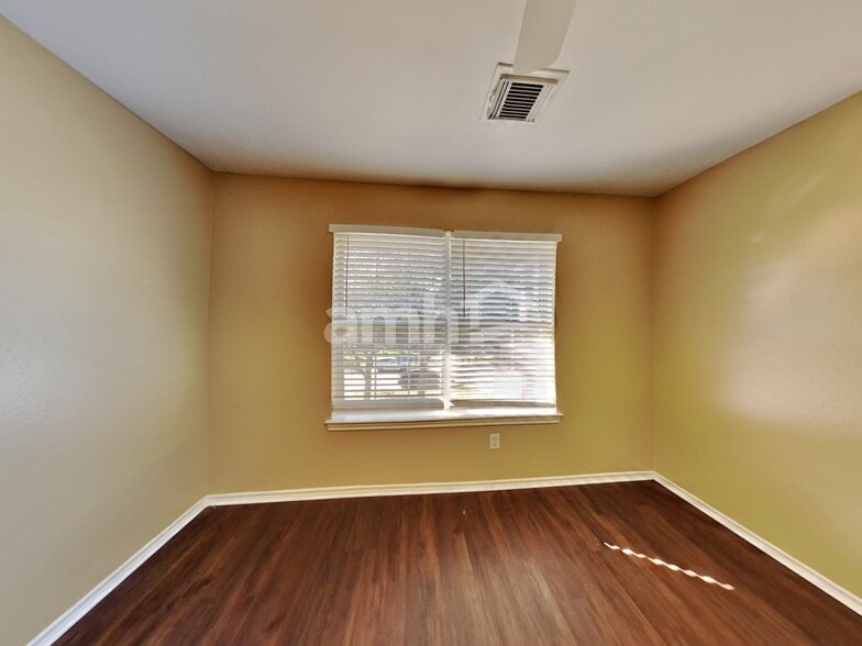 Building Photo - 149 Bristol Bend Ln