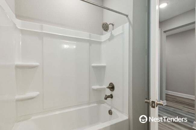 Building Photo - Enjoy Resort-Style Amenities in Beautiful ...