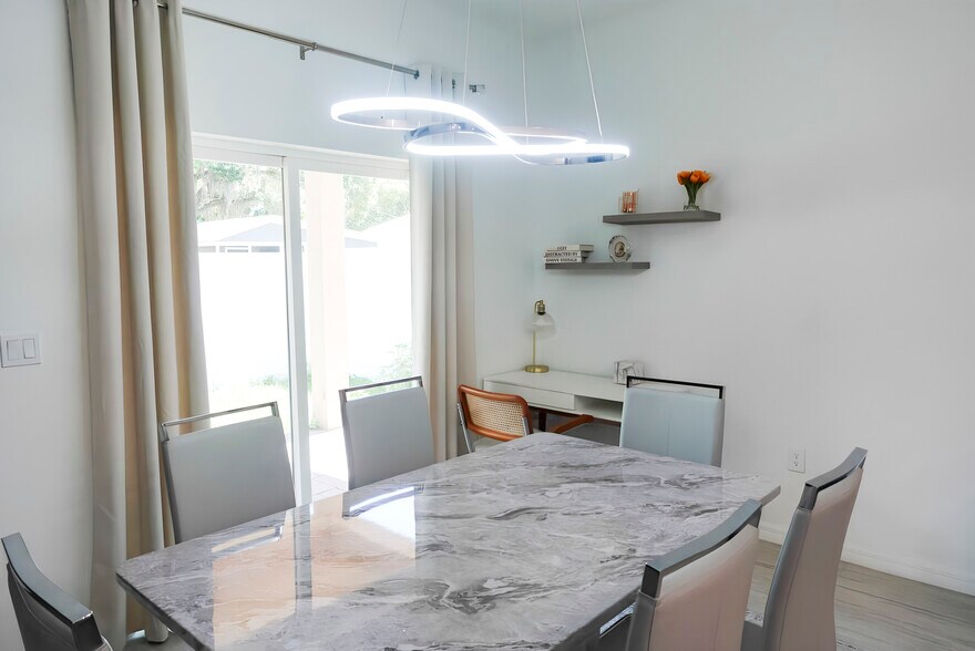 Primary Photo - 113 Murphy St