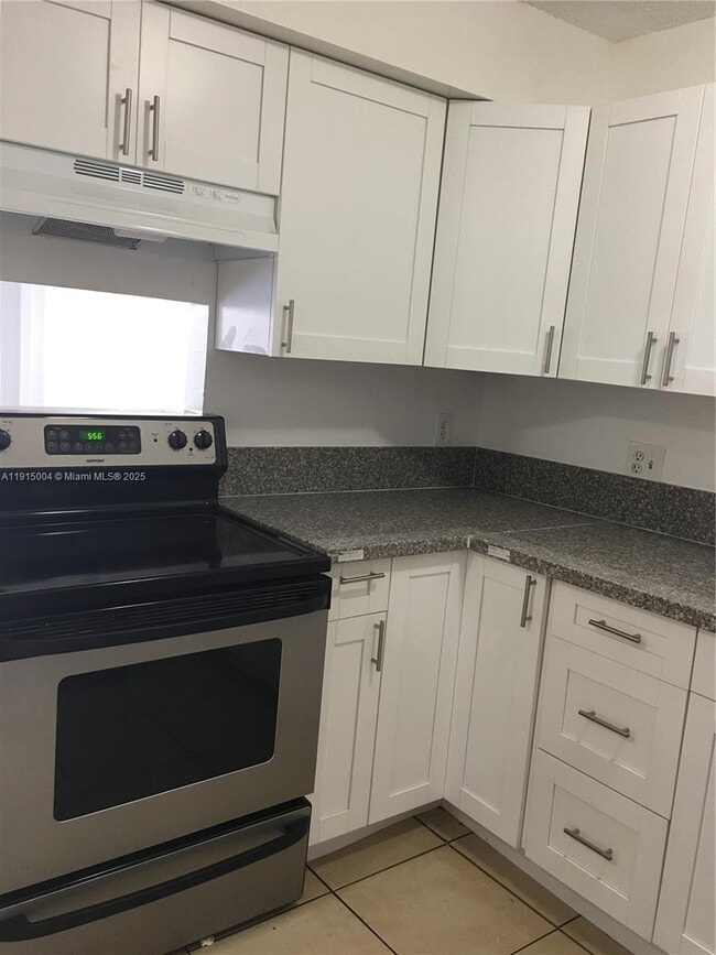 Building Photo - 3243 Coral Ridge Dr