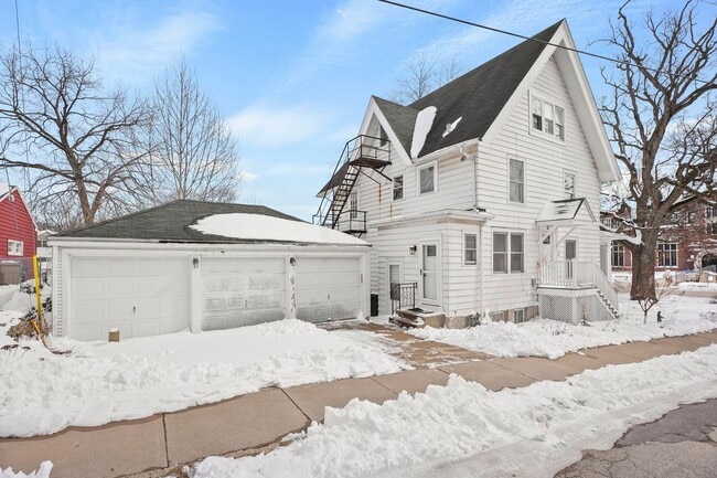 Building Photo - Stunning Gothic Revival Victorian in Bay Creek