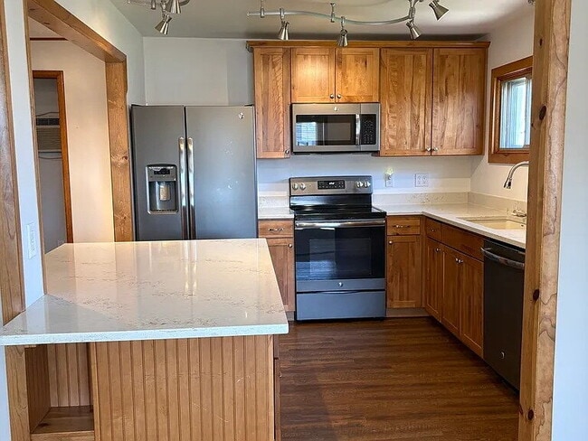 Building Photo - This two bedroom, renovated home is located in Cranberry Bay