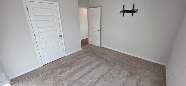 Building Photo - 3991 Silver Spur Rd